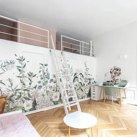 Veeve - Elegant And Spacious In The 8th Διαμέρισμα