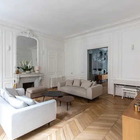 Veeve - Elegant And Spacious In The 8th *