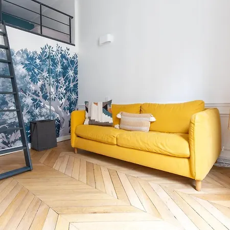 Veeve - Elegant And Spacious In The 8th Παρίσι